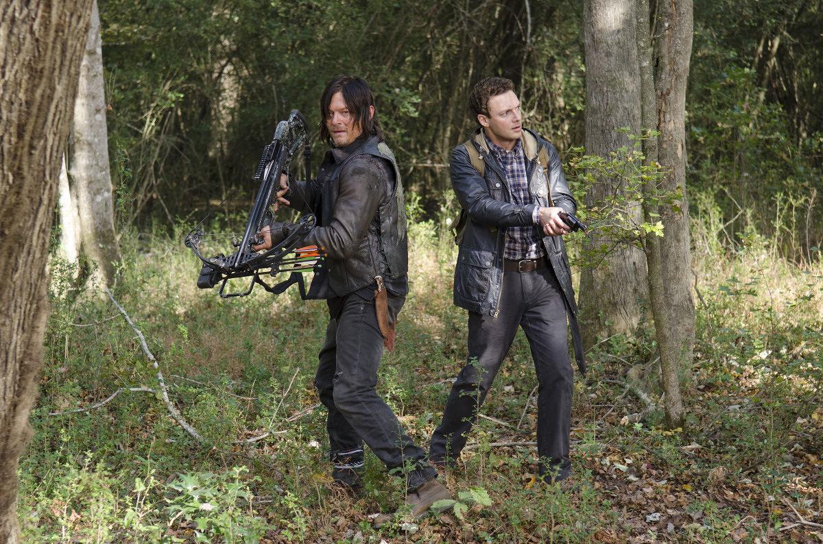 RT for #DarylDixon and #RickGrimes 
FAV for #DarylDixon and #Aaron 
<a href="/HerculesHandy/">Ryan The Lion™</a> <a href="/Juliet8173/">❤️Federica Memole❤️</a> <a href="/fedecommisso/">The Walking Dead AMC</a>