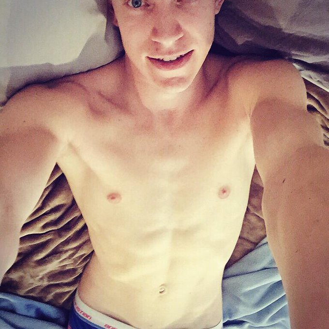 Let's play http://t.co/9ab79bBjZX #gay #Flirt4Free #gaycamshow http://t.co/k4OsGM11yV