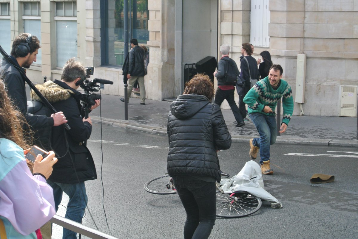 OwendoProd's tweet photo. @OwendoProd participe au tournage d'un court-métrage en 3D sur la danse de Louiza Benrezzak http://t.co/CMsoeWrj52