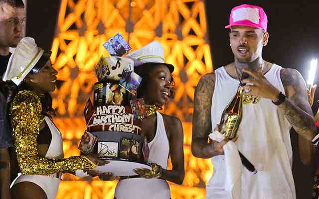 Happy 26 birthday to Chris Brown he celebrate his b-day is Drais night club in Las Vegas 