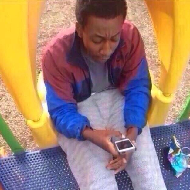 Aj_Brie96's tweet photo. The fandom rn  #TOMLINSONSLAYSAGAIN http://t.co/PtKFleAWtG
