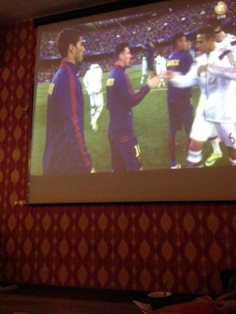 mjramirezl's tweet photo. Hay cosas que nunca cambian! #lovefútbol http://t.co/eMm3zxmO7J