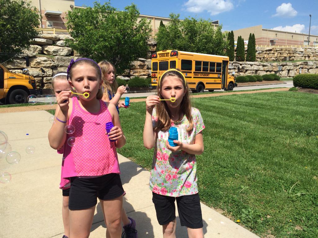 steuberclass's tweet photo. Balloon pop day12 BUBBLE DAY #nevertoooldforbubbles http://t.co/W3PXhCTVl3