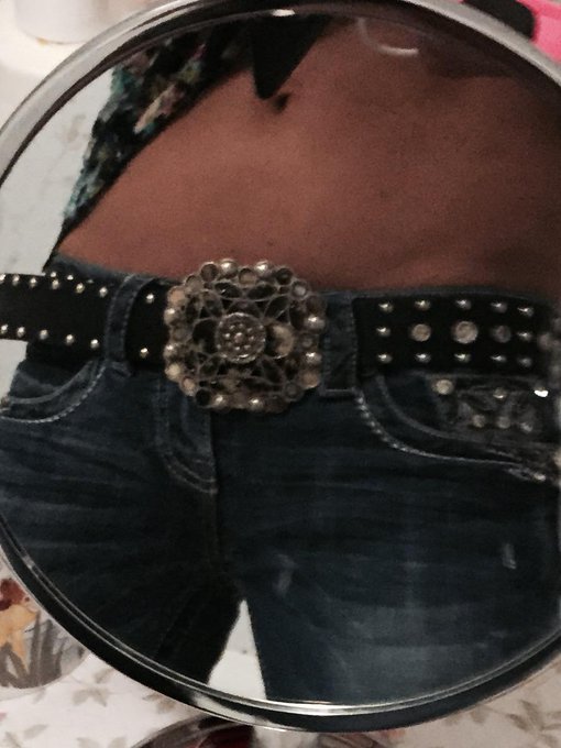 Me tummy!!!!! http://t.co/q2PGwU3D3i