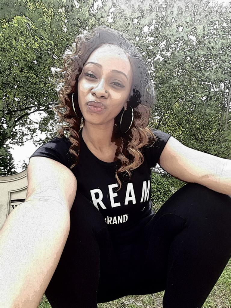 Allencm27's tweet photo. #dreamgirl #rockingout with her #tshirtbrand #UCDG #ucandreamgirlent #fwm http://t.co/WaHVnMnB1D