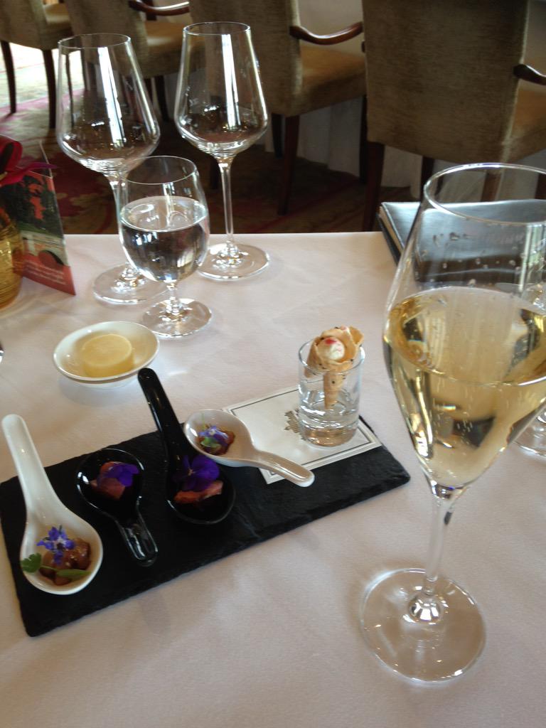 LyndsTaylorPLE's tweet photo. Fantastic site visit @StokePark today, so much more facilities than you think #golf #spa #mtgs #finedining #5redstar http://t.co/g0T63305ux