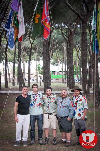 PabloCuadrado7's tweet photo. "El scout es hermano de todos los scout" #EncuentrosIntergrupales @ConcursoRRGSA #IIEncuentroFlorDeLis http://t.co/lciP88F2IS