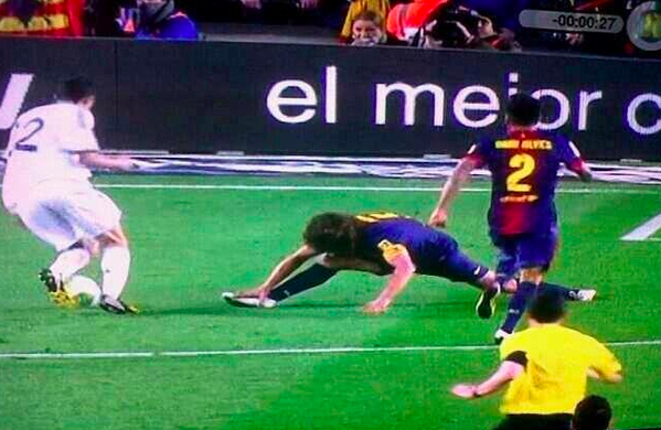 Lideres_Futbol's tweet photo. NO SE RÍAN TANTO DE BOATENG HINCHAS DEL BARCELONA... http://t.co/1mCk1Ulyig