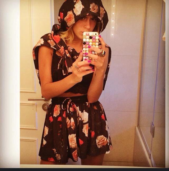 buzo adidas floreado