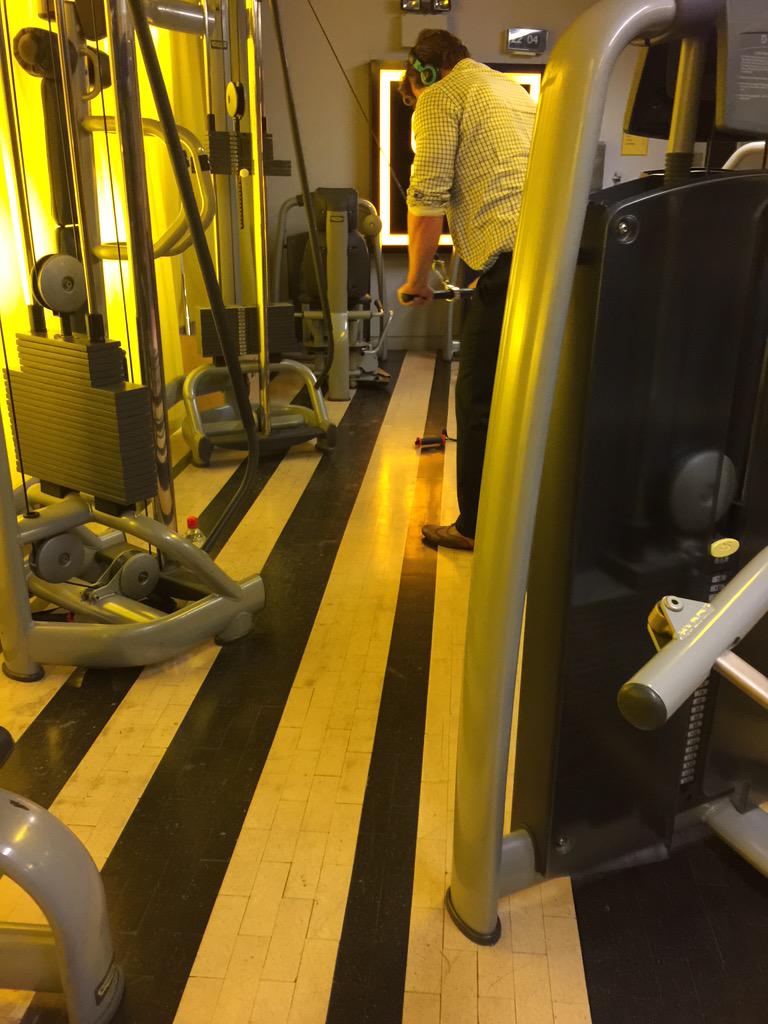 CoryVerses's tweet photo. this is why i โค๏ธ @GYMBOXofficial -late session & I see some1 just as dedicated! #NoKitNoProblem #Dedication #Fitness http://t.co/dPCueKGmzQ