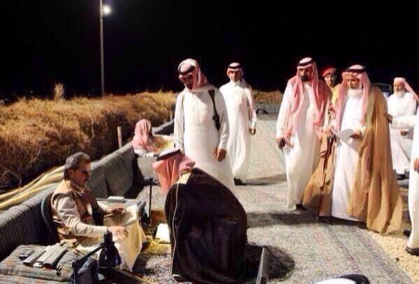 saddahalotaibi's tweet photo. ياربّ تغنيني من الرزق الحلال
مدّك .. ولا مدّ الخلايق كلّها

قبل انحني عند الوليد بن طلال
أقول روحي لو تفيض أحسن لّها http://t.co/lnNkZQeoRx