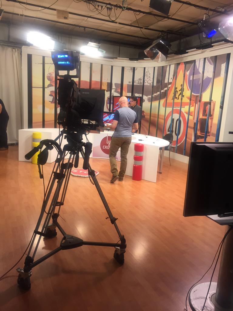 gongarciabullon's tweet photo. Hoy presentación en #tv @CarCrashOficial con nuestros amigos de TVMediterraneo.Gran labor la de Vicente en LuzdeCruce http://t.co/YRrGOkhnLf