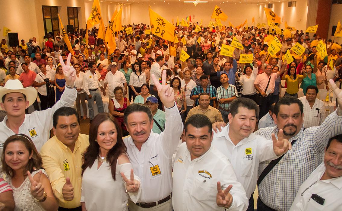 Navarretecarlos's tweet photo. Que dediquen la mayor parte del presupuesto a la obra pública y a los programas de carácter social. http://t.co/6J2EDIRljo
