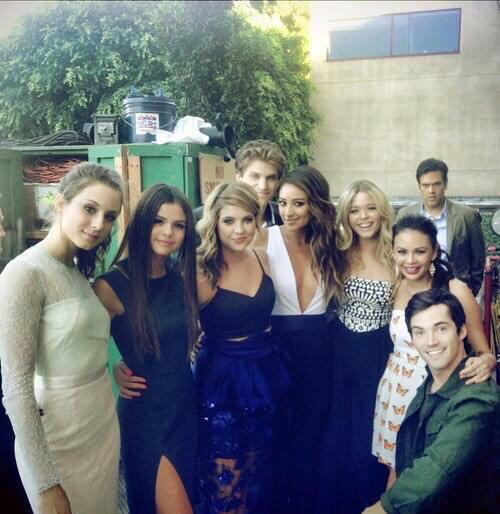 PLLBITCHESSS's tweet image. RT if you are excited to see them together !! PLLSEASON6 💕 
I can't waaait #PLLSeason6 #SummerOfAnswers #PLLisLife