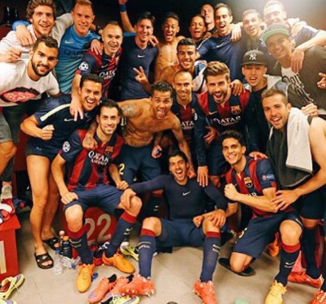 Rafinha's tweet photo. Gran noche de Champions, equipo! #familia #FCB http://t.co/aCXWXuRKoX