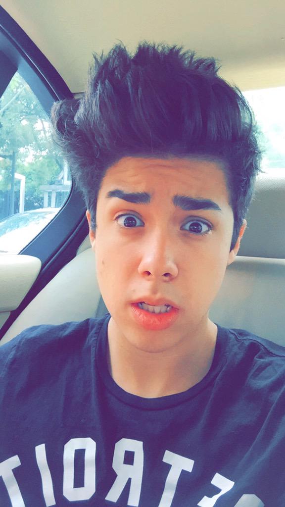 mariobautista_'s tweet photo. Necesito cortarme el pelo ✂️ http://t.co/yrrKygkMV1