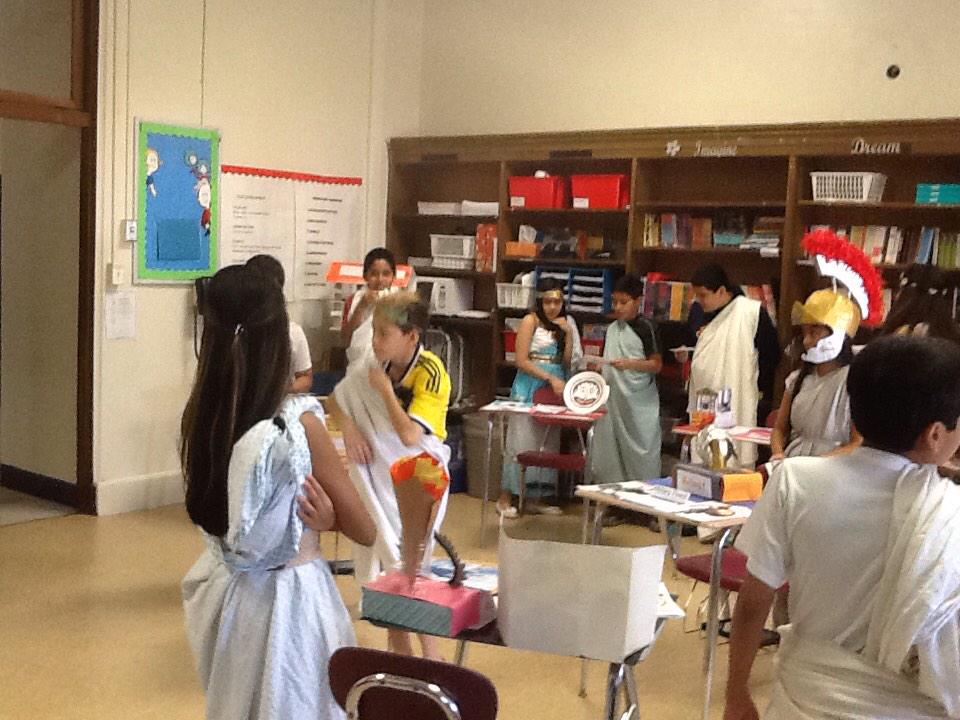 HochhauserM's tweet photo. School should always be this engaging. Learning is fun@MineolaMS1 http://t.co/CbUIoEMOFi
