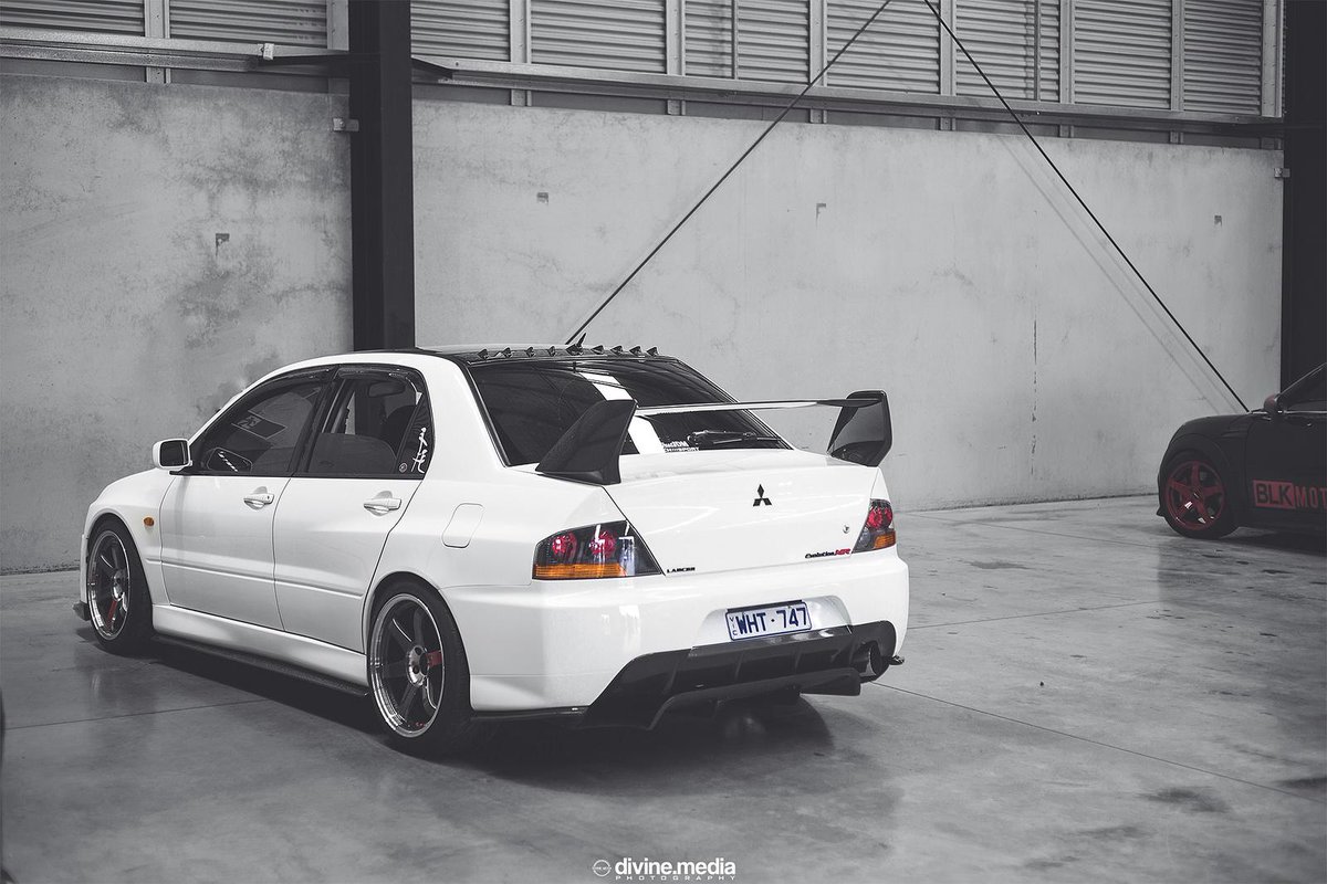 DrivingHaard's tweet photo. Precioso Evo IX http://t.co/8gj31Lo5Ys