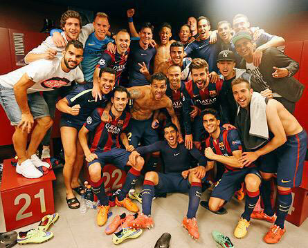 AronAristo's tweet photo. @INDOBARCA_SOLO : Suasana ruang ganti setelah barca mengalahkan Bayern
3-0 http://t.co/m6h3qnlofl
