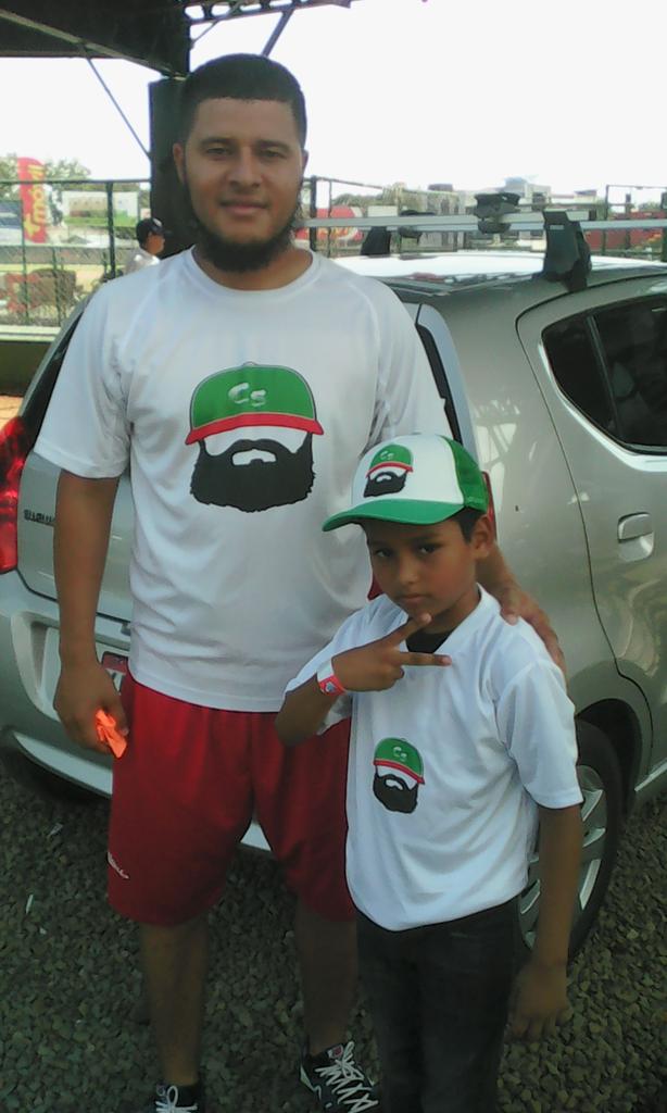 suprin_14's tweet photo. @DAVIDSALAYANDIA @lemojimenez @EliasGRpc @ericrpc @AurelioOrtiz31 @yasilka09 @Rommel_sportpma @Hipolitomurillo http://t.co/hFbNq0OaCe