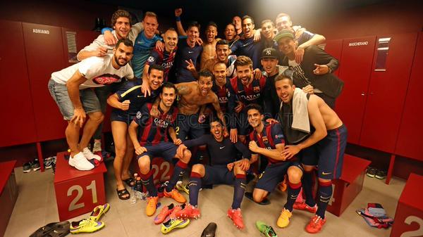 FCBarcelona_es's tweet photo. Las reacciones en las redes sociales de los jugadores: una imagen da la vuelta al mundo http://t.co/1ENboVh9Gf http://t.co/nUdRvJTIBT