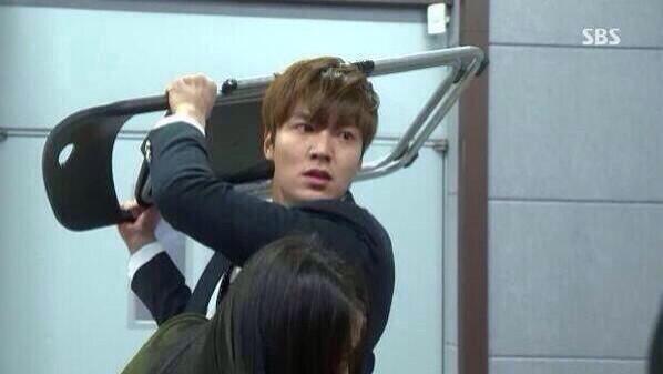 StumblerTop's tweet photo. When your friend remind teacher about homework http://t.co/Hi4FDrIl6V