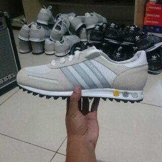 LA Trainer #infocasual
Size 40 42 42⅔
BBM: 5417864C.

Up <a href="/FS_80cs/">FAMILY 3STRIPES</a> <a href="/Sizeussneakers/">Size</a> <a href="/rck_tmn/">RCKTMN15</a> <a href="/JcBSneakers/">Jc-B!</a>