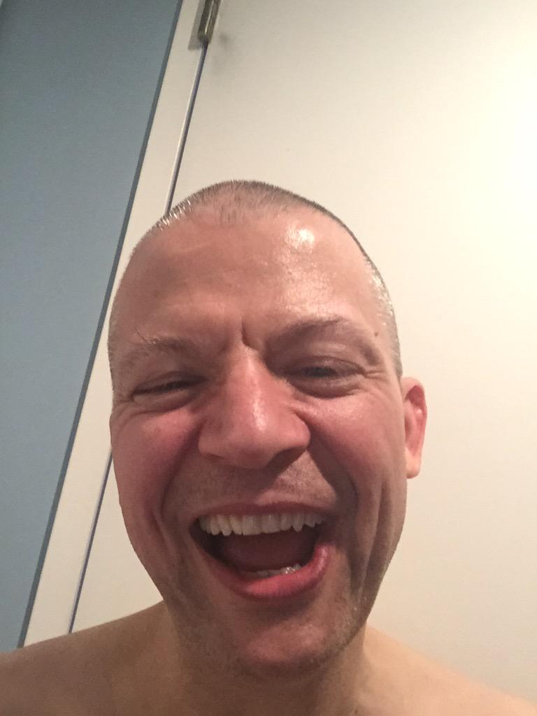 JimNorton's tweet photo. I want to thank everyone who was supportive of my new smile, which I debuted today. http://t.co/H9vEdadXbp