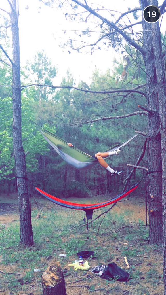 McStud_'s tweet photo. Best friend goals? #BunkHammocks @ChaBoyTopher http://t.co/RQwAO3U3Ne