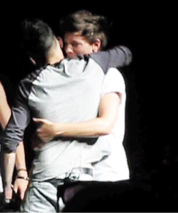 poeticpayno's tweet photo. DO YOU REMEMBER THIS @zaynmalik http://t.co/621dDm3MtJ