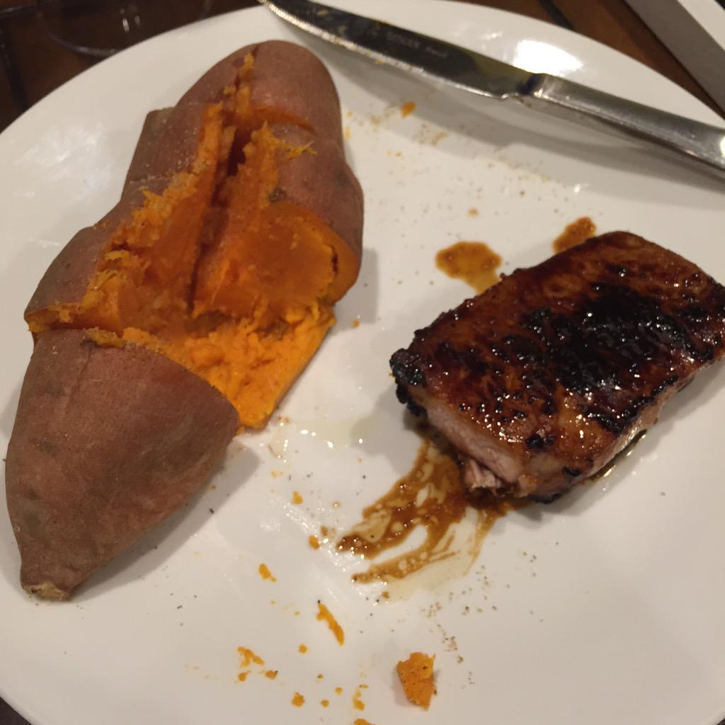 WhenShedHappens's tweet photo. I #cooked! May not look like much, but 4 this take-out junkie, it was quick, easy, and most importantly, #delicious http://t.co/1bzYXmJyap