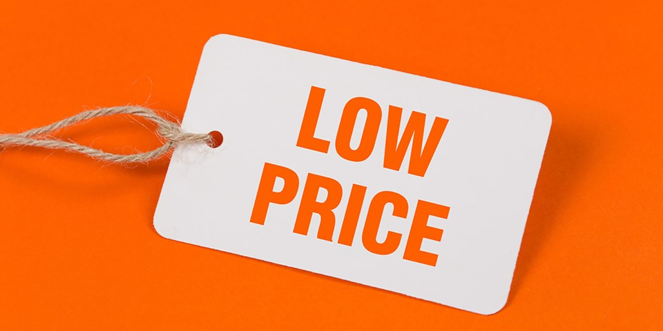 Leafly's tweet photo. Is #recreational #marijuana more expensive in #Colorado or #Washington? http://t.co/tKRMsi012V http://t.co/0rhhxvKU5R