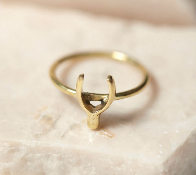 HeartThis's tweet photo. We love this dainty #jewelry collection! http://t.co/wkQZ5YJVYe http://t.co/yNnJkEQcc0