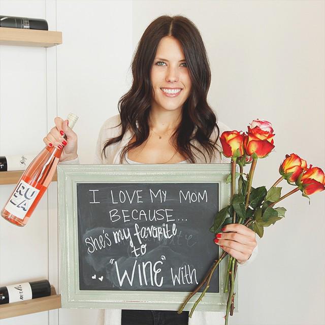 InfluensterCB's tweet photo. AWWW this is TOO cute @ClubW! Tell us why you love your mama! #Spring4Wine #BellaVoxBox http://t.co/VVH40Q3ABK