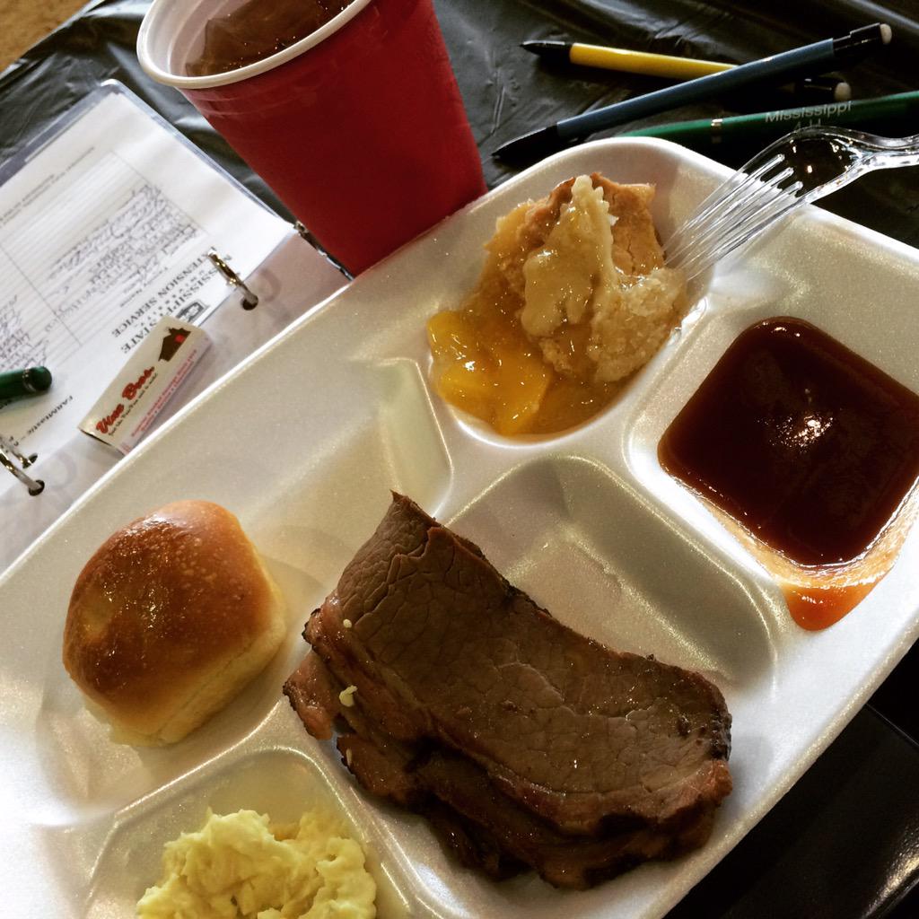 FARMtastic_MS's tweet photo. Thanks to @SAgCredit for providing meals for our @FARMtastic_MS volunteers tonight in #AmiteCounty #MSUext http://t.co/TmhrbbOq1x
