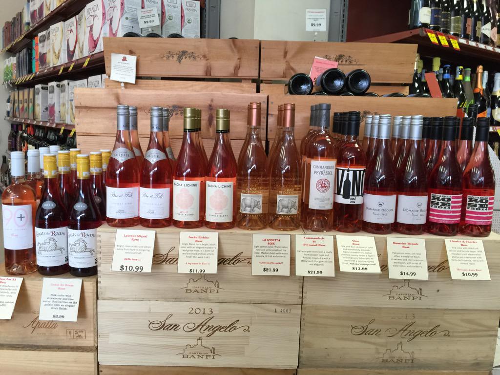 TerrillSt's tweet photo. Rose season is here!! Plenty to choose from. http://t.co/EPgDm80wPt