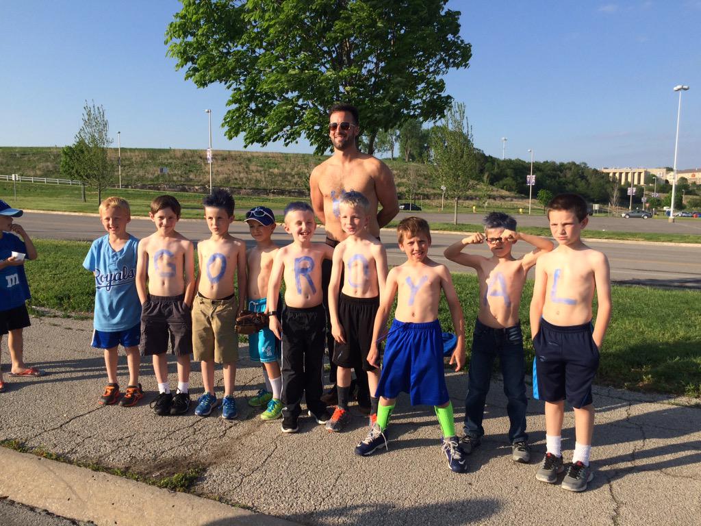tville4's tweet photo. #ForeverRoyal http://t.co/X1BLKFLIXf