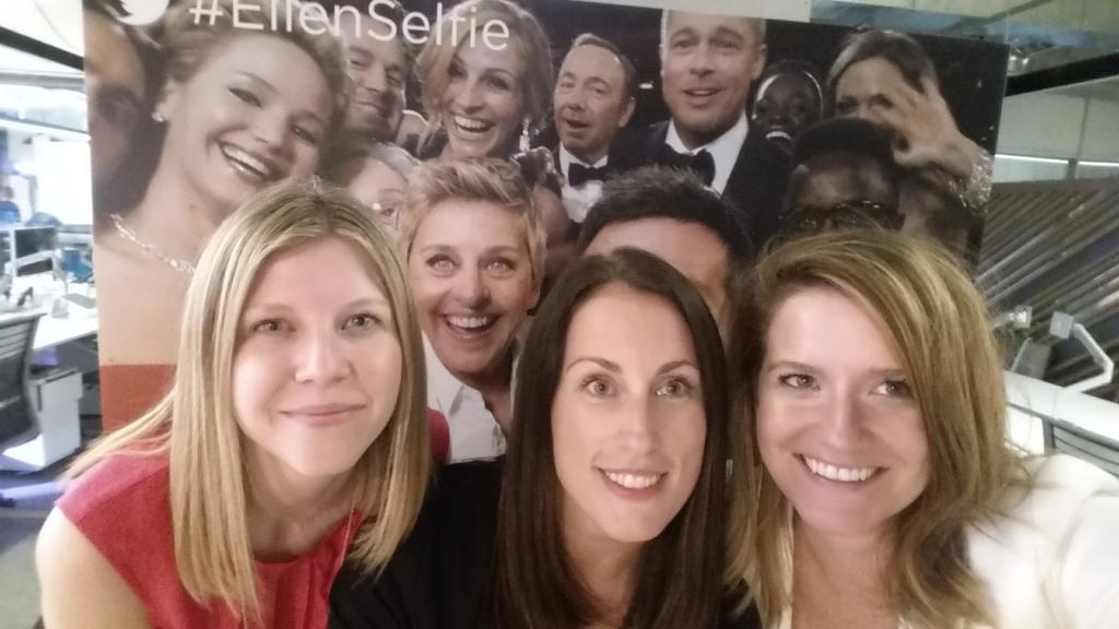 erinchard's tweet photo. The gang's all here!  #nestwarming @TwitterCanada #ellenselfie @VicFree @JennBritton1 http://t.co/8DCOtgBePN