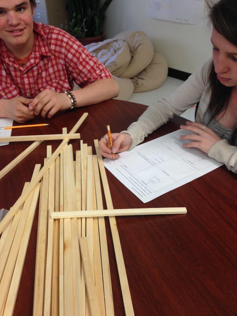 Learning how to calculate the angles in trusses #trigrocks20 <a href="/HHSSTweets/">#济南喝茶 #济南线下 #济南洗浴</a>