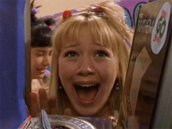 WOWFlashback's tweet photo. My face when I found out Lizzie McGuire will be on Netflix May 8th. http://t.co/g9edmg8MDa