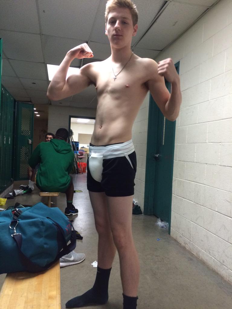 itshamptden's tweet photo. HAPPY BIRTHDAY TO THIS STUD #CSTUD #LAXBROS #letsgetbent🍻 @ColinStad http://t.co/vwppvQXqC9
