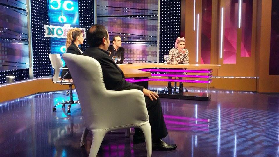 NSATV's tweet photo. Ya está presente el intendente de Asunción @arnaldosamanieg prendete a la @latelePy @alvaromorapy @CarmiMasi #LetiM http://t.co/Uge5D61Kws