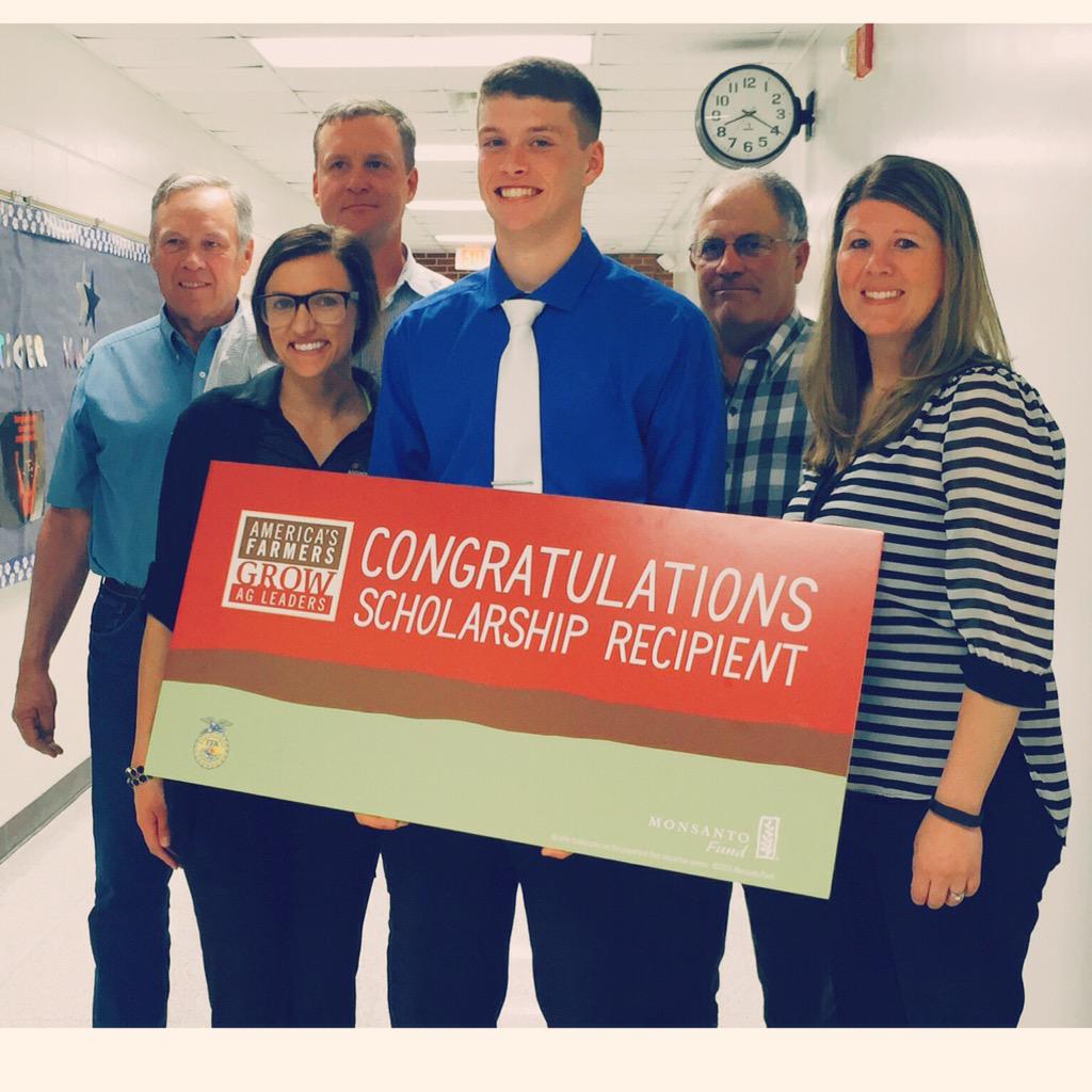 DSMNancy's tweet image. Congrats to Walker Mundorf @americasfarmers @GrowAgLeaders Scholarship recipient from Griswold, Iowa.
