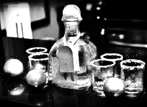 tiQuetheStore's tweet photo. Mañana es siete de mayo celebrate @ tiQue 4907 excelsior blvd from 6-8 http://t.co/YxKcsnUhif