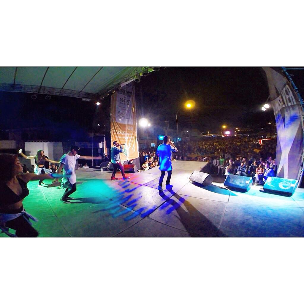 SonFusiona2's tweet photo. En concierto... #sonfusina2 http://t.co/hbWmMN0Nqn