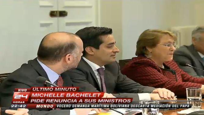 24HorasTVN's tweet photo. AHORA | Pepe Auth, diputado PPD: "Paralizar el país por 72 horas no es lo mejor. " EN VIVO → http://t.co/FwNffB8fvG http://t.co/YT20Wkfw1r