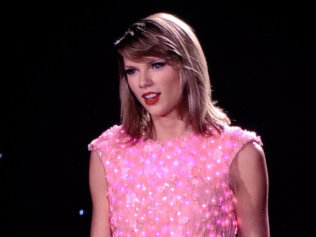 taymi1215's tweet photo. taylorいつ帰るのかな？😭😭😭
 @taylorswift13jp http://t.co/q8ihGizVoP