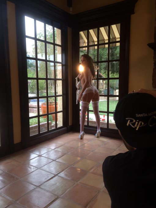 BTS on set for @gf_films http://t.co/VzW7CKcJX0<a href="/tag/targetdog"class="tags"><span>#targetdog</span></a>