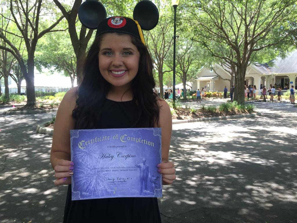PittStateSigmas's tweet image. Congrats to Haley, who graduated from the Disney College Program today! SLAM all the way from Kansas! #MightyChi 🎓