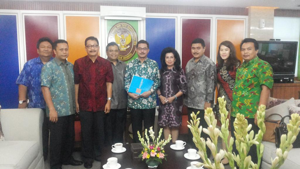 MuchsinAchsan's tweet photo. Audiensi ke Menteri agraria dan Tata Ruang http://t.co/R28tMfmbqD